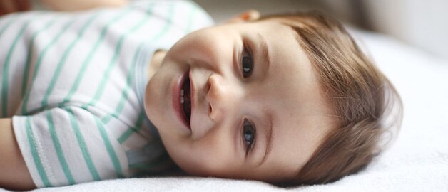 Bebê sorrindo Bebê sorrindo